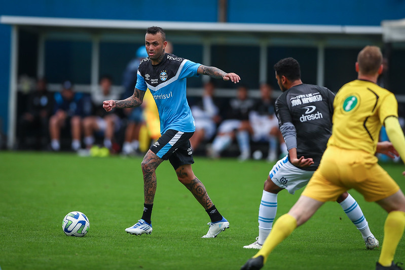 Grêmio vence o Novo Hamburgo em jogo-treino (Foto: Lucas Uebel/Grêmio)