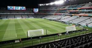 Alarme de incêndio dispara sem querer em estádio da Copa do Mundo feminina e assusta torcida