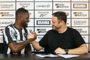 Botafogo-RJ acerta com zagueiro angolano até 2024
