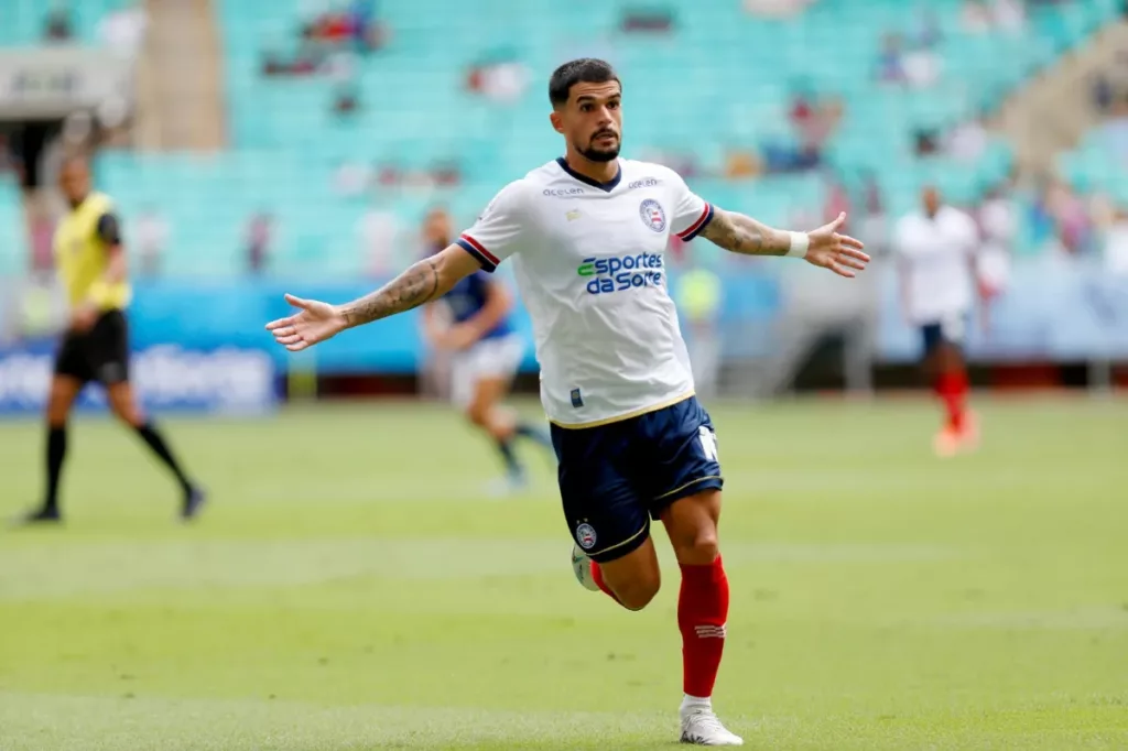 Bahia forma esqueleto da Seleção FI da 20ª rodada, com Veiga e Bruno Henrique