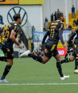 Criciúma 2 x 0 Londrina - Tigre se reabilita e volta ao G4 da Série B