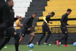 Série B: Criciúma fecha treino e Tencati faz mistério na busca pela reabilitação