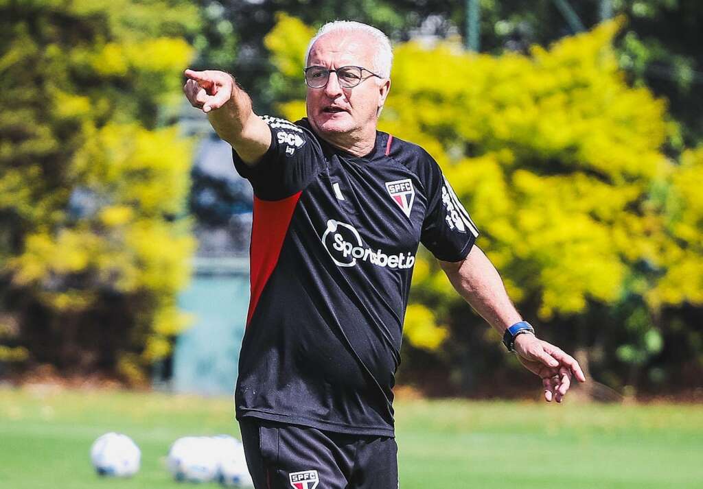 São Paulo finaliza preparação para encarar LDU com Beraldo como dúvida