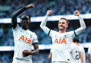 INGLÊS: Tottenham coloca United na 'roda' e vence a primeira após saída de Harry Kane