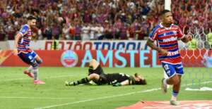 Fortaleza 2 x 1 América-MG - Leão faz história na Sul-Americana