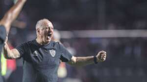 Felipão brinca com 'cervejinha' após vitória do Atlético-MG, defende Paulinho e alfineta STJD