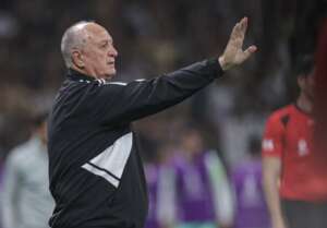 Felipão se irrita e ironiza pergunta sobre desempenho do Atlético-MG: 'O técnico é ruim'