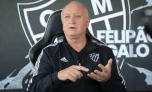 Felipão sobre gol perdido por Paulinho: 'Era a bola do jogo'