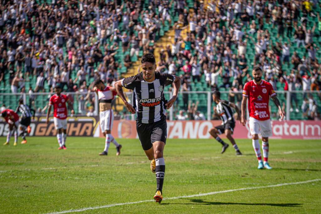 Série C: Figueirense tem desfalques e dúvida para seguir se afastando do Z4