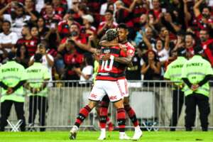 Flamengo 1 x 0 Olimpia-PAR - Mengão usa a cabeça por vantagem na Libertadores