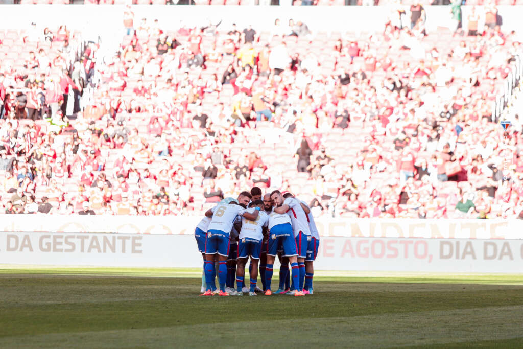 Fortaleza e Coritiba fazem jogo com interesses distintos pelo Brasileirão (Foto: Mateus Lotif/Fortaleza)