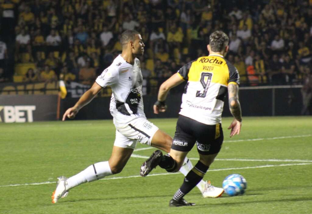 Criciúma 2 x 1 Ponte Preta – Tigre encerra jejum, chega ao G4 provisoriamente e afunda Macaca