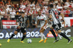 Dorival Jr. volta a lamentar falta de efetividade do São Paulo: 'Temos pecado nas finalizações'