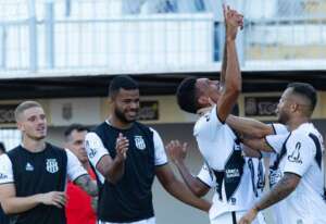 Mudança de Pintado ajuda a Ponte Preta na vitória sobre a Chape