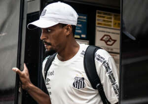 Série B: Atlético-GO oficializa zagueiro Luiz Felipe e lateral Lucas Esteves