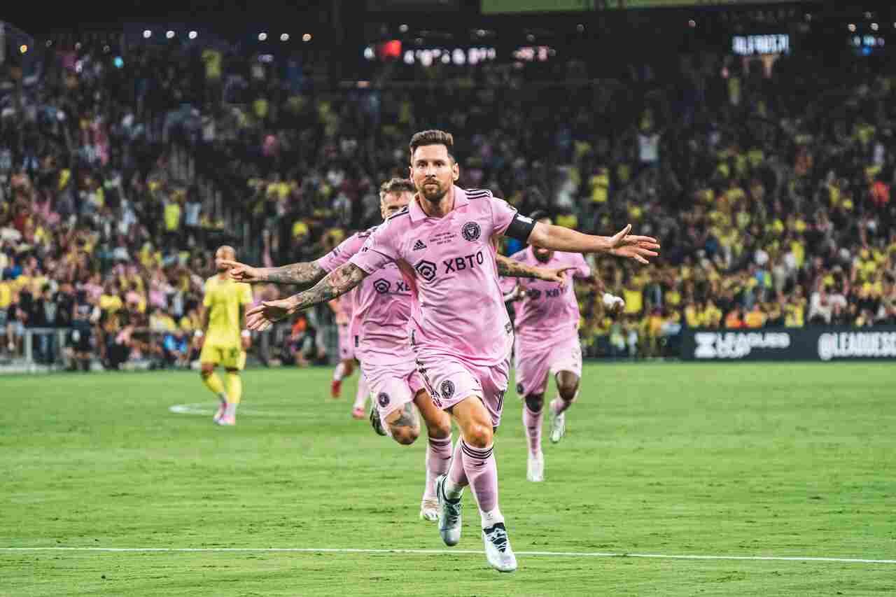 Messi marca e leva inter miami para o titulo Easy Resize.com