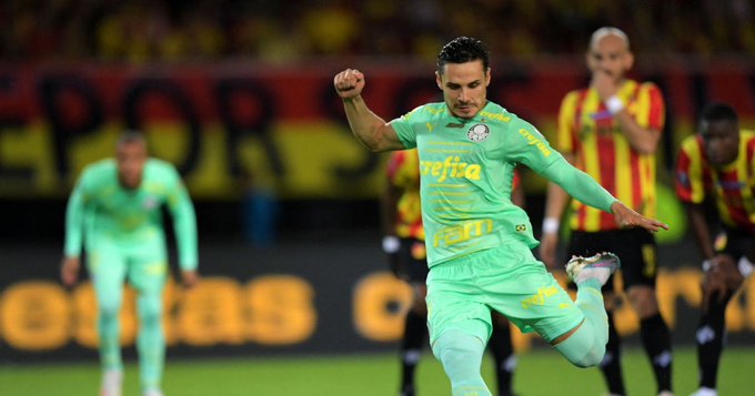 Palmeiras deixa avião de Leila Pereira, vai de ônibus até Cali e freta aeronave para São Paulo