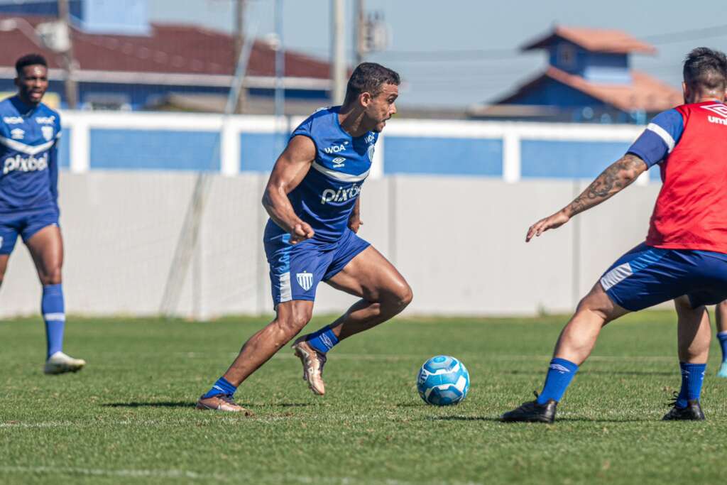 Série B: Avaí terá o retorno de Pottker em duelo direto contra o Z4; zagueiro é desfalque
