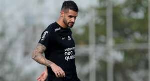Renato Augusto treina e deve reforçar o Corinthians para jogo com o Coritiba