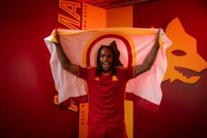 Sem Marcos Leonardo, Roma anuncia os meias Renato Sanches e Paredes, ex-PSG