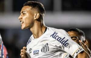 Santos conclui transferência de atacante de 18 anos para o Chelsea