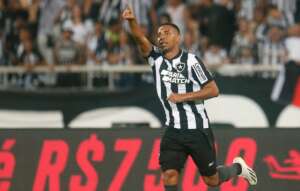 Botafogo 3 x 1 Internacional - Fogão vence de virada e iguala recorde de pontos no 1º turno