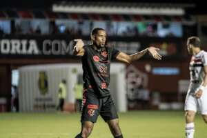 Série B: Atacante do Vitória celebra início positivo