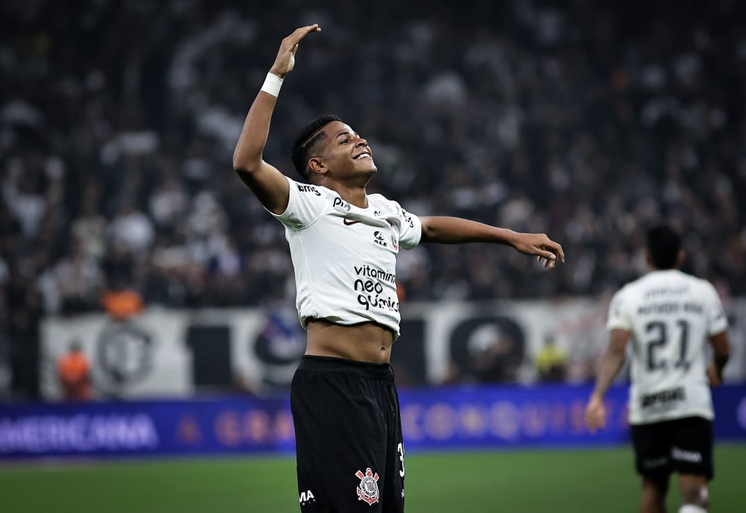 Wesley marca seu primeiro gol pelo time profissional do Corinthians