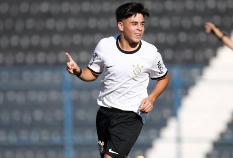 Destaque no sub-17 do Corinthians, Gabriel Yuske, comenta sobre momento da equipe: “Nos preparamos para uma grande temporada”
