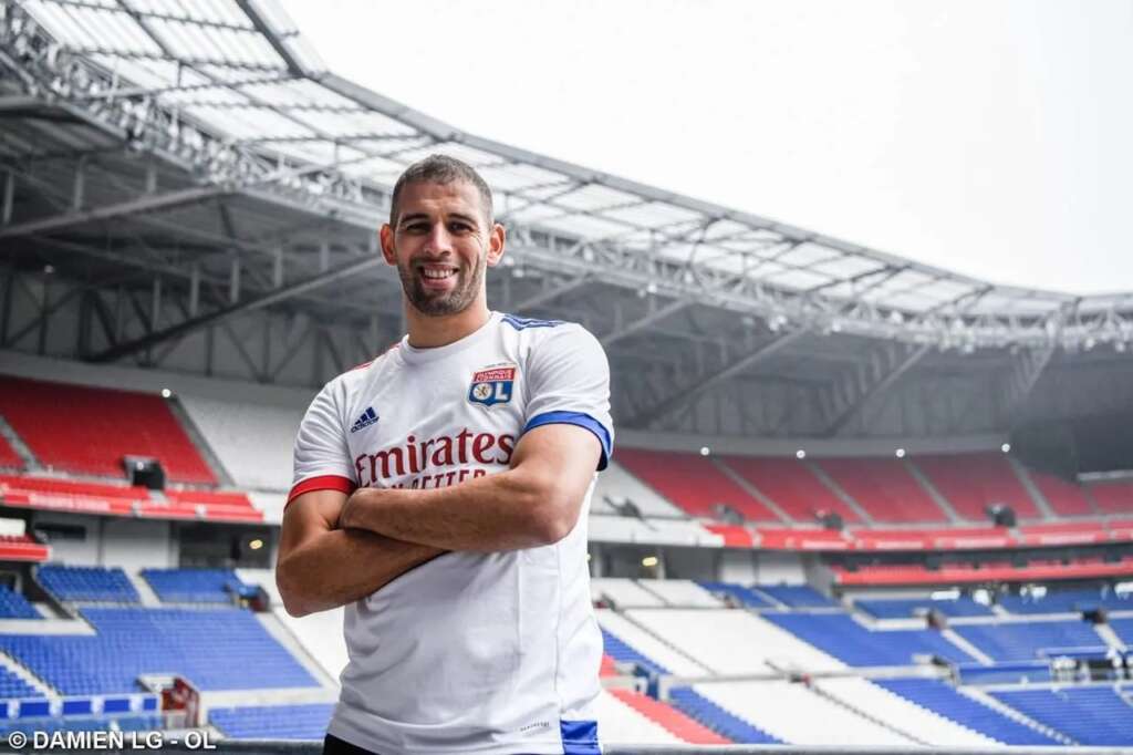 Coritiba segue em busca de reforços e aguarda resposta de atacante argelino 2 Coritiba aguarda resposta de Islam Slimani (Foto: Damien LG / Lyon)