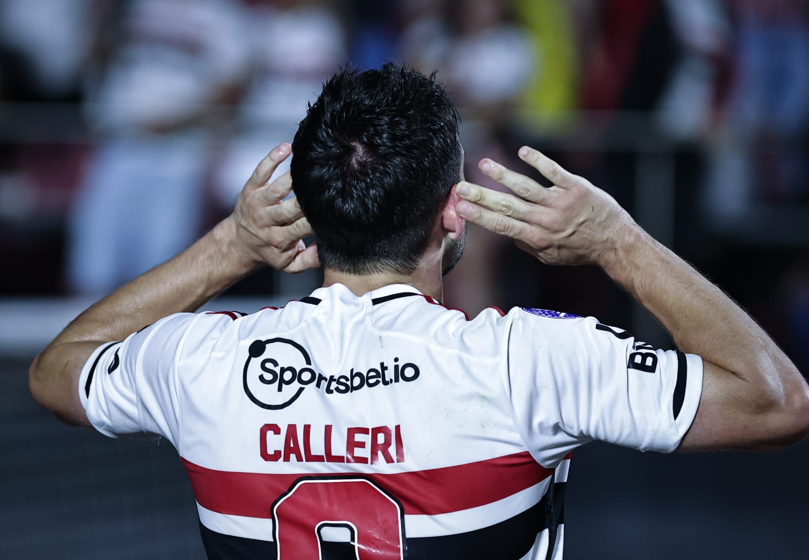 Calleri celebra classificação do São Paulo na Sul-Americana (Foto: Fábio Giannelli)