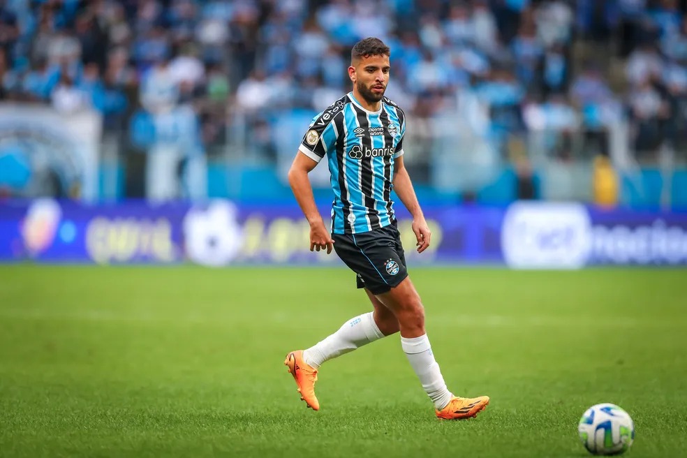 Pepê retorna ao Grêmio após lesão de três meses ( Foto: Lucas Uebel/Grêmio)