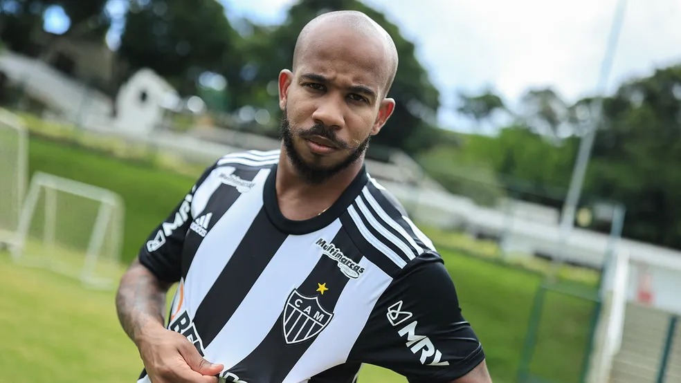 Patrick dá drible desconcertante em treino do Atlético-MG (Foto: Divulgação/Atlético-MG)