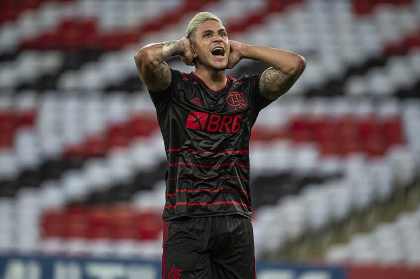 Pedro é alvo de interesse do Benfica, de Portugal (Foto: Alexandre Vidal/Flamengo)