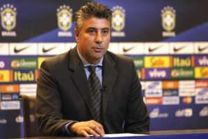 Santos anuncia Alexandre Gallo como substituto de Falcão no cargo de coordenador técnico