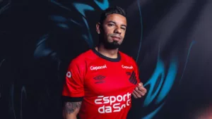 Athletico-PR contrata lateral-direito que passou por Santos e São Paulo