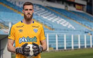 Série B: Avaí renova com goleiro até o fim de 2025