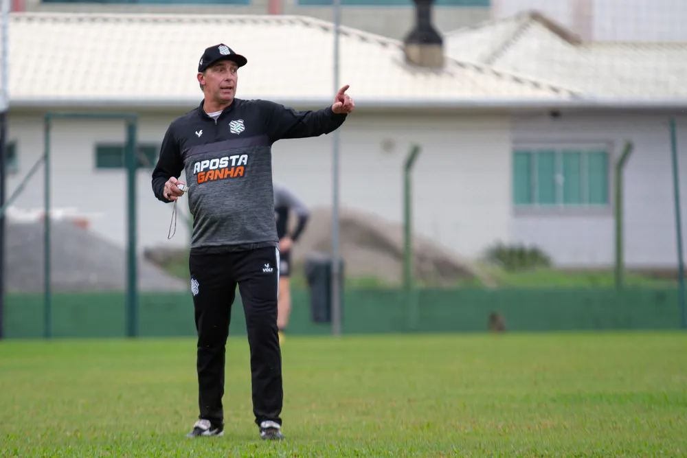 No Figueirense, o time da B na série C, vai agora jogar para não cair  para a série D