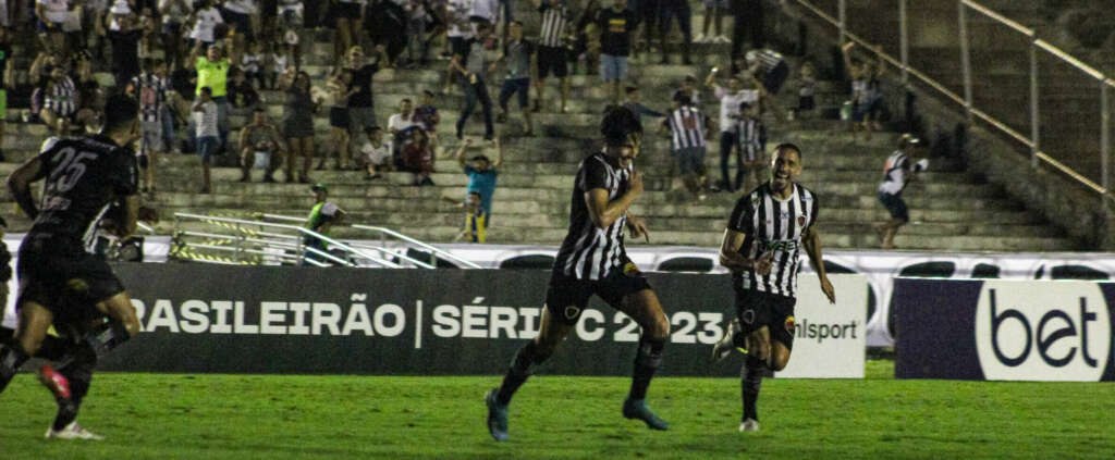 Botafogo-PB saiu em vantagem