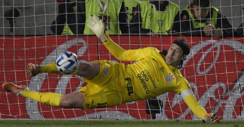 VÍDEO: Veja os melhores momentos de Estudiantes (2) 1 x 0 (3) Corinthians  pela CONMEBOL Sudamericana