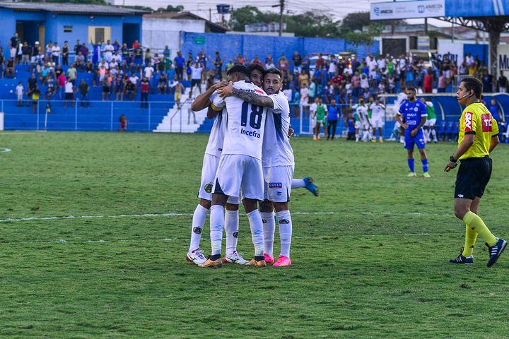 Aparecidense-GO vence o Confiança-SE e encaminha permanência na Série C (Foto: Wigor Vieira / A. A. Aparecidense) 