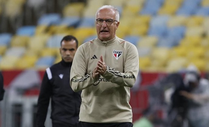 Dorival critica arbitragem e define São Paulo após empate no Rio: 'Alma com  organização