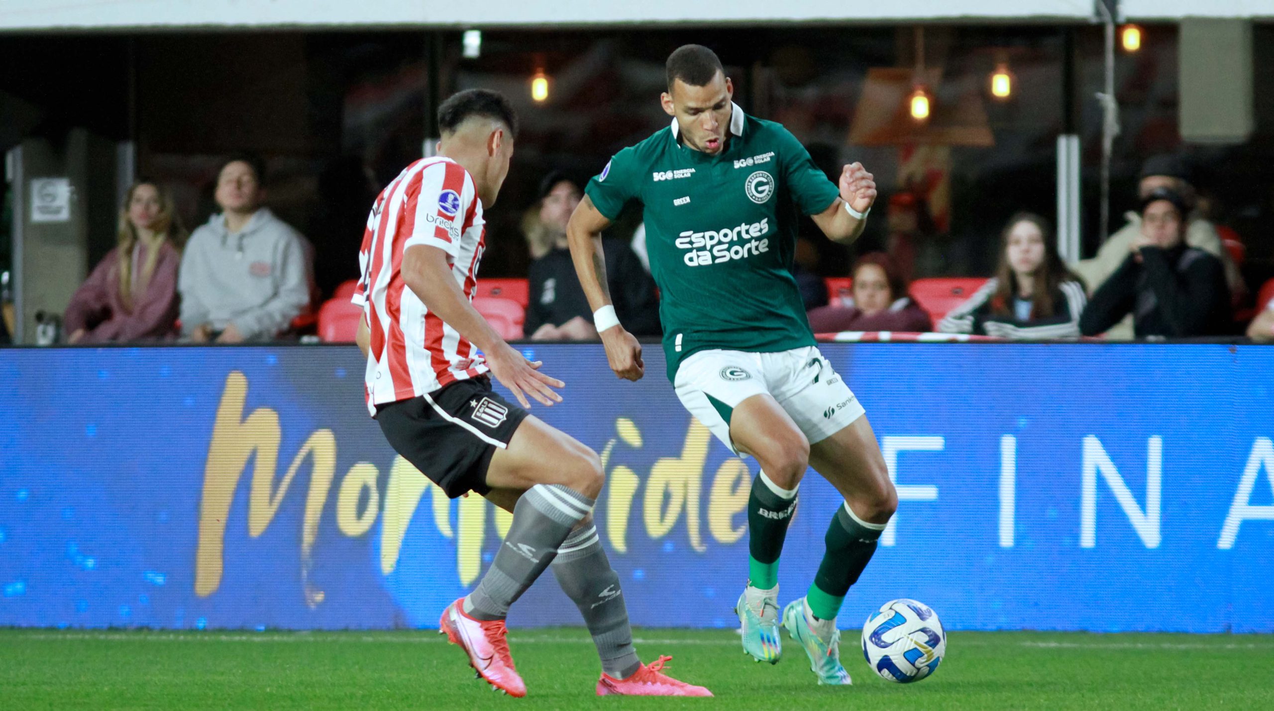 Goiás derrotado pelo Estudiantes-ARG