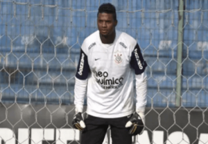 Goleiro campeão com Corinthians e Flamengo acerta com clube da segunda divisão do Pará