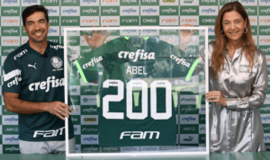 Palmeiras homenageia Abel Ferreira pela marca de 200 jogos: 'Um dos maiores da história'