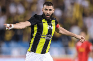 Saudita: Benzema ganha tarja de capitão, marca após passe de Romarinho e esfria polêmica no Al-Ittihad