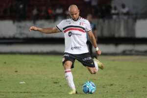 Ex-lateral do Santa Cruz critica ex-técnico: 