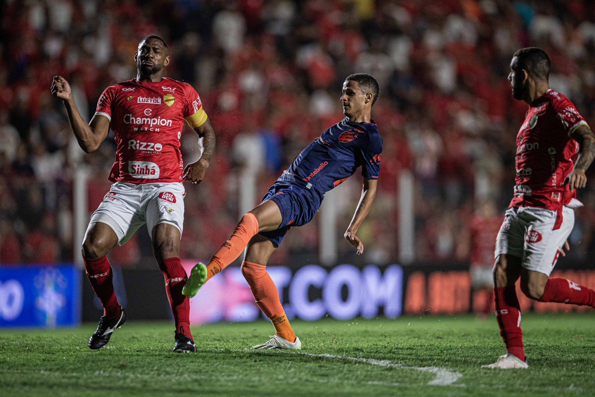 Série B: Herói do Sport, Juba celebra vitória: “Muito feliz por estar marcando”