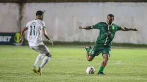 Manaus-AM x Floresta-CE - Confronto direto contra degola