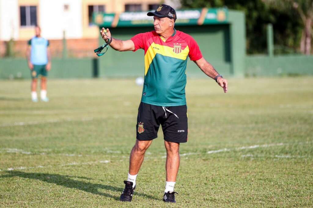 Série B: Treinador comemora força máxima no Sampaio Corrêa